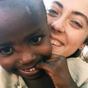 Meet your Posher, Caitlin